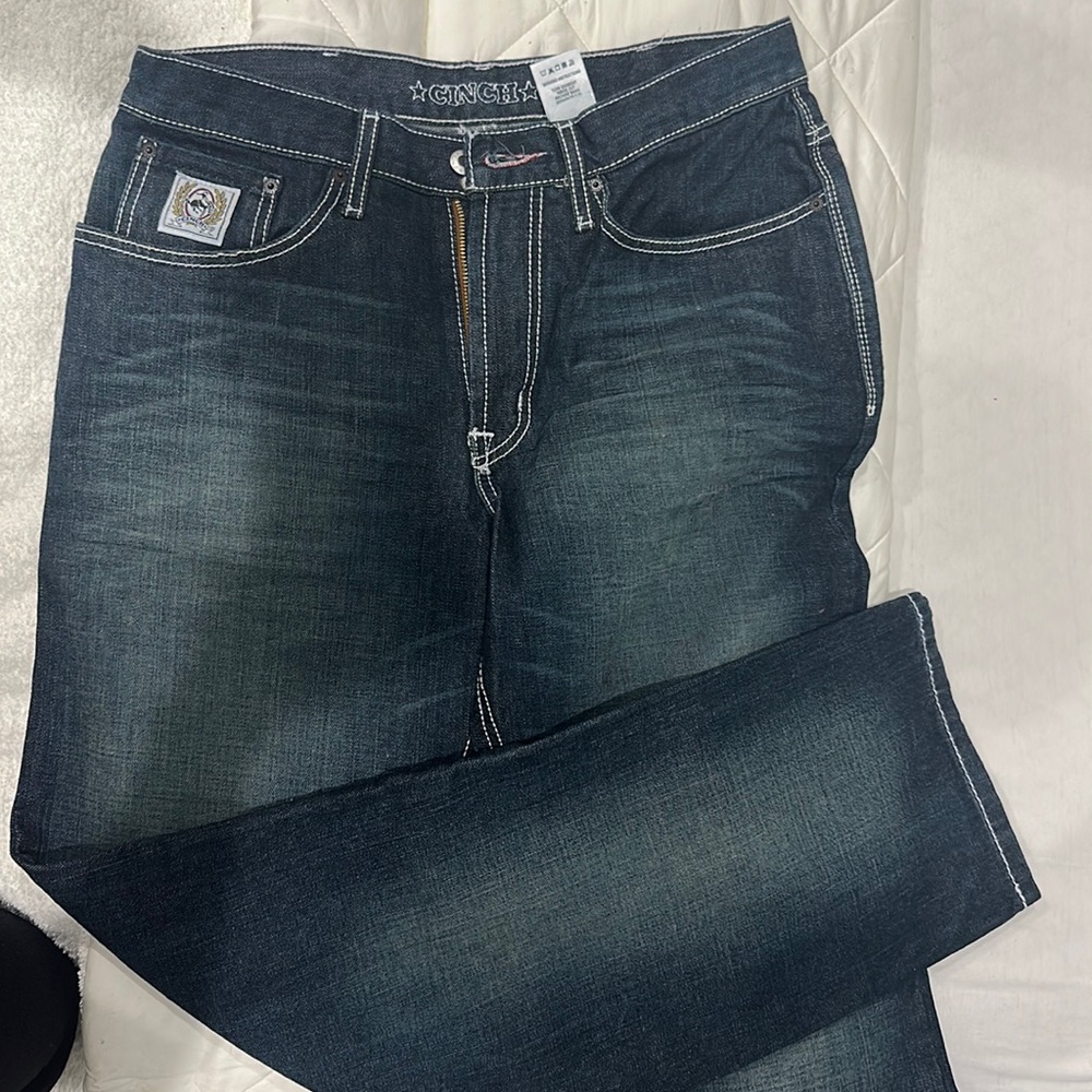 Mena cinch jeans 32x34
